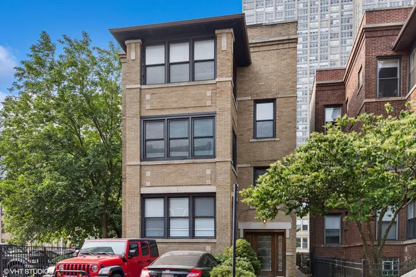 645 W BITTERSWEET PL 1