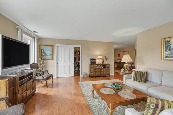 3100 LEXINGTON LN 202