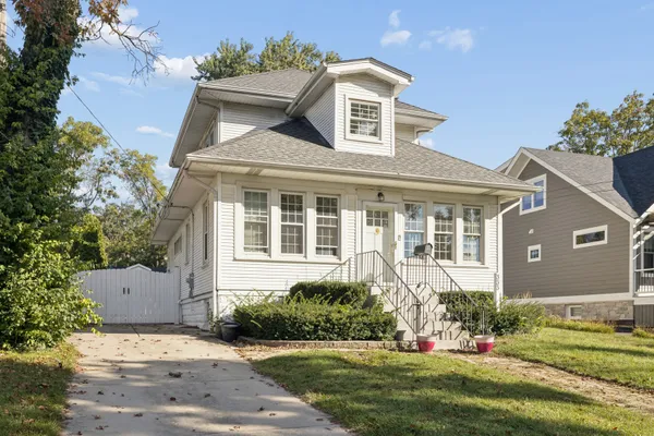 333 E CHICAGO AVE