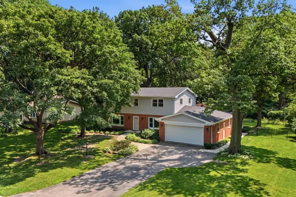 317 E FOREST LN