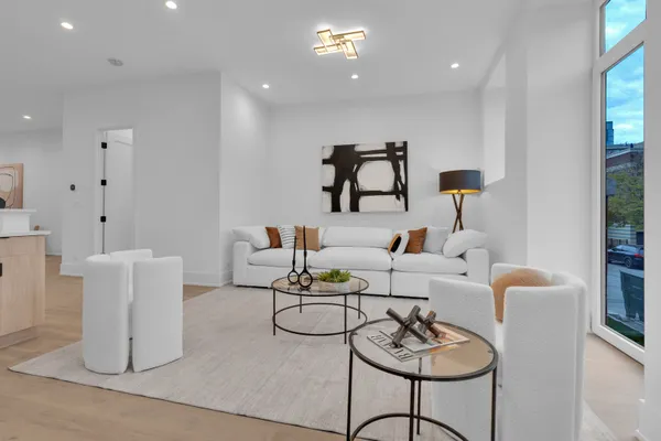 505 W ELM ST 3