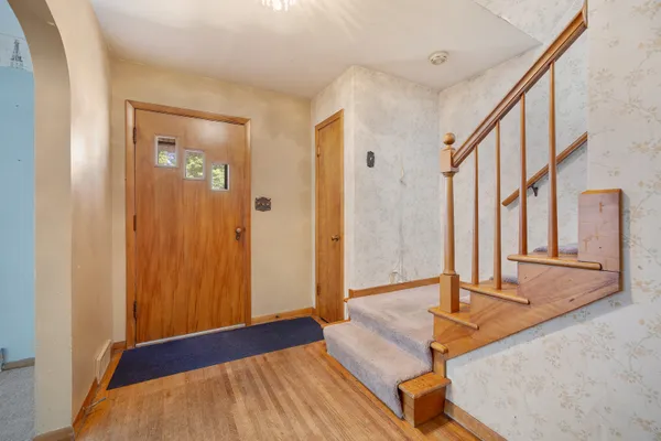 410 E MAIN ST