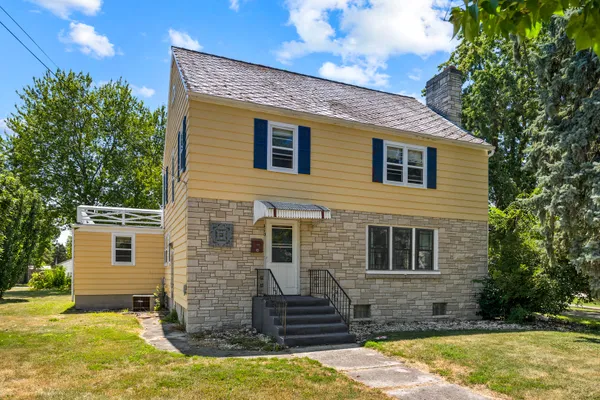 410 E MAIN ST
