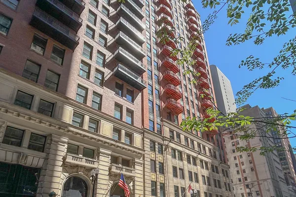 212 W WASHINGTON ST 1513