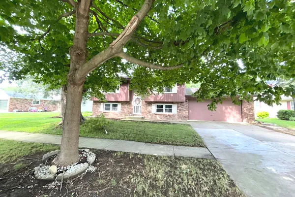 1085 MALLARD DR