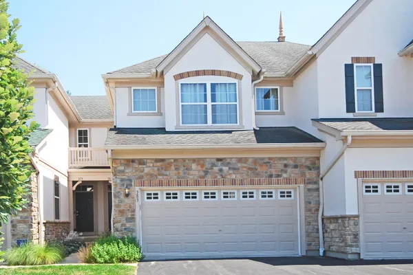 383 SHADOW CREEK DR