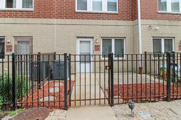2409 W 32ND PL
