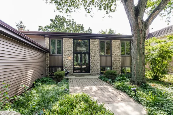 245 MONTCLARE LN