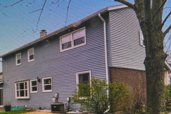 22 UNIVERSITY DR