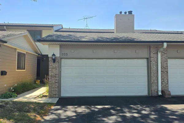 703 MALLARD LN