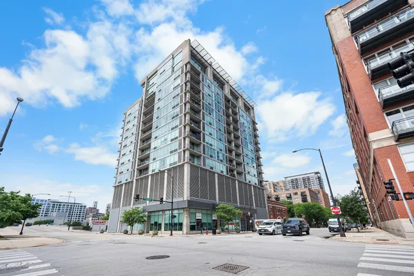 700 W VAN BUREN ST 1409