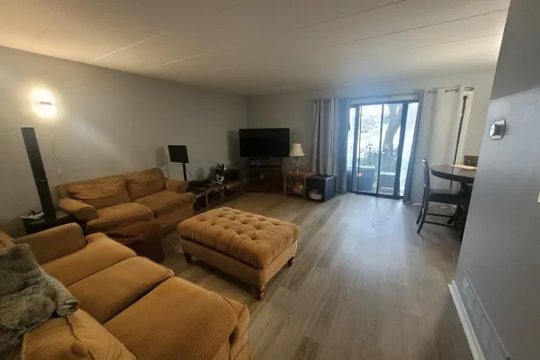 12825 S KENNETH AVE D2
