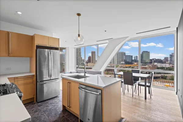 510 W ERIE ST 1303