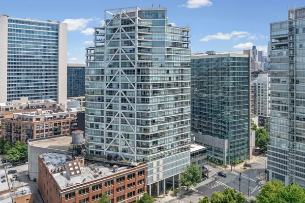 510 W ERIE ST 1303