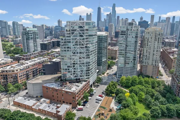 510 W ERIE ST 1303