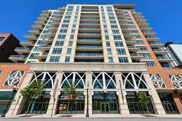 230 W DIVISION ST 1501