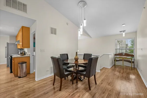 2115 VANDERBILT DR