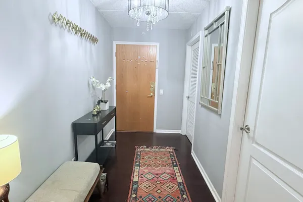 811 CHICAGO AVE 308
