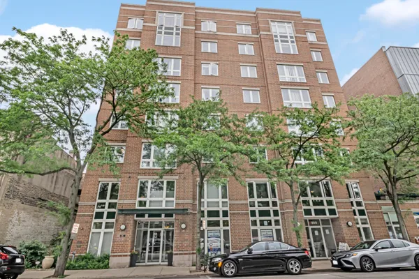 811 CHICAGO AVE 308