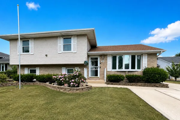 1414 HOWLAND DR