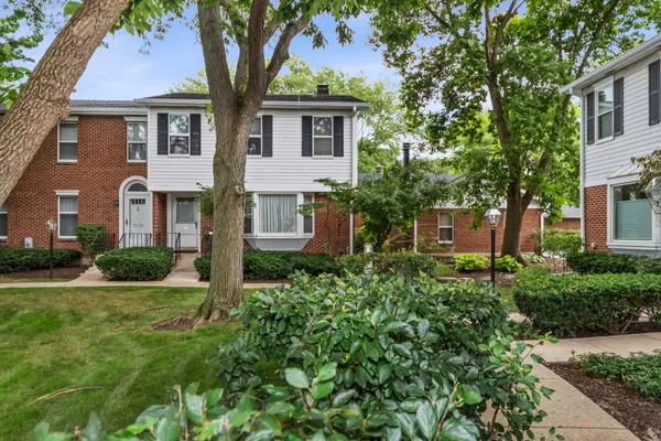 9029 LINCOLNWOOD DR