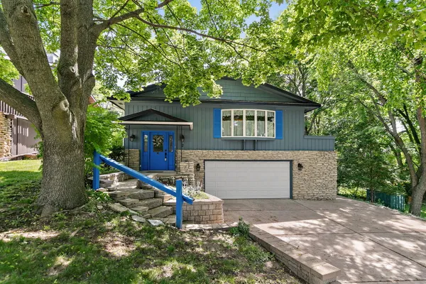 2 SUMMIT ST