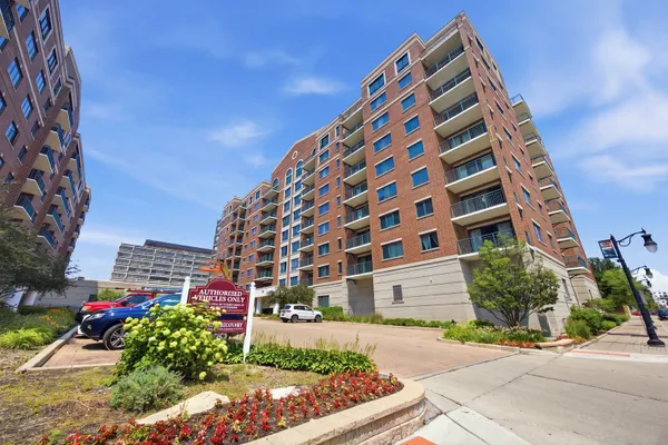 750 PEARSON ST 302
