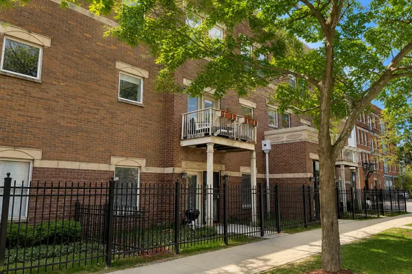 803 E 41ST ST 1B
