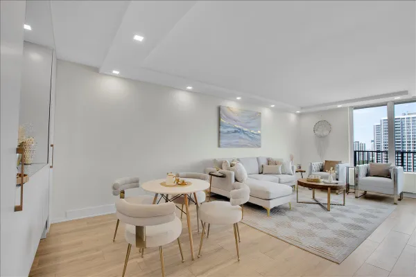 4170 N MARINE DR 19M