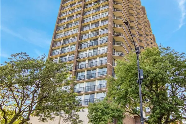 4170 N MARINE DR 19M