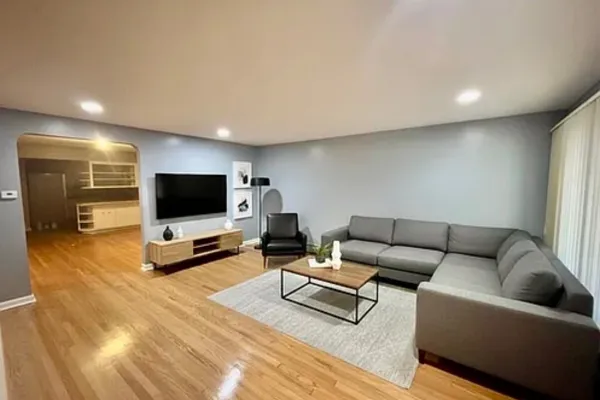 2545 W 115TH ST