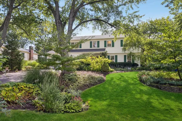 27W215 OAKWOOD ST