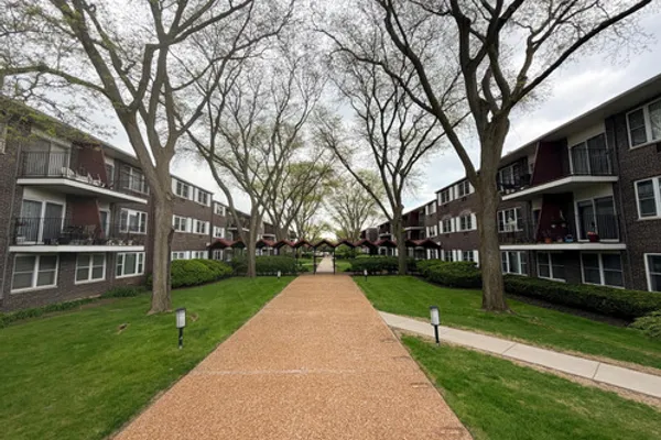 8710 SKOKIE BLVD 3BS