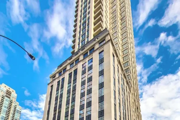 118 E ERIE ST 37H