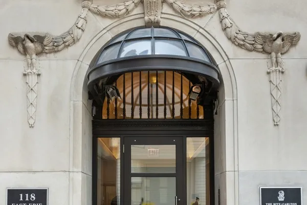 118 E ERIE ST 37H