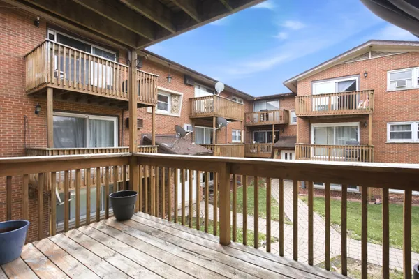 10747 S HARLEM AVE 2A