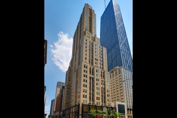 159 E WALTON PL 7D