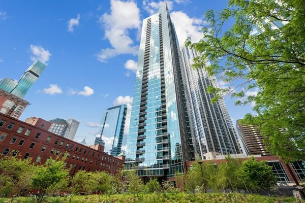 505 N MCCLURG CT 3301