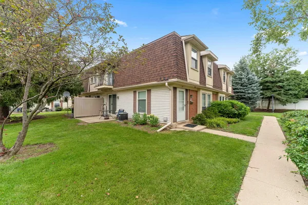 627 SHAW CT