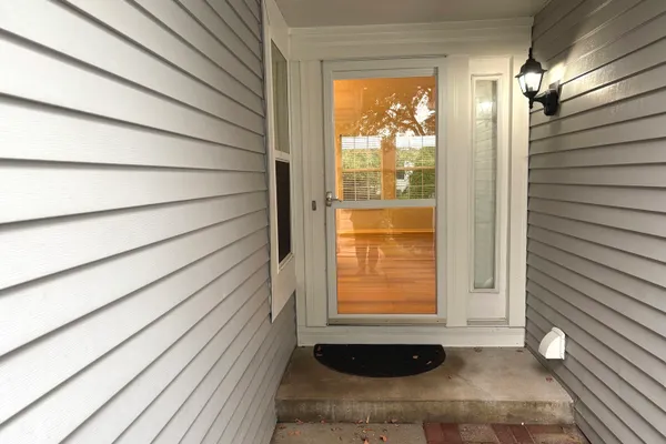 515 E LYON DR 515