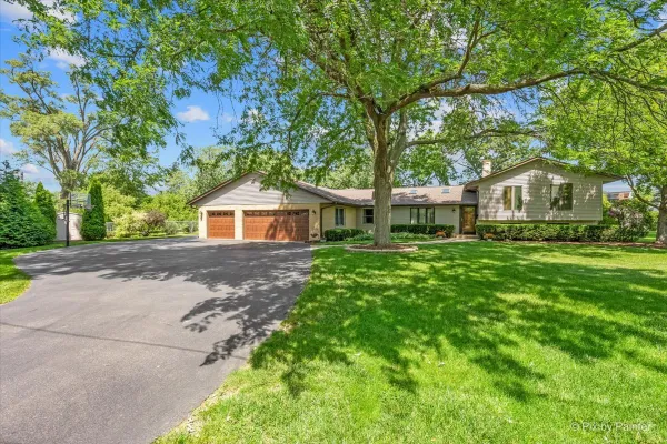152 JACQUELYN DR