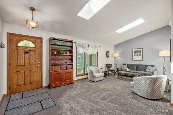152 JACQUELYN DR