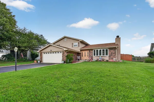 196 SUNSHINE DR