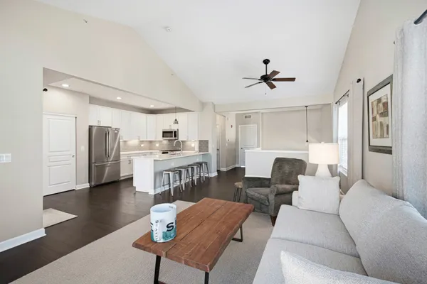 1138 JORDAN CIR