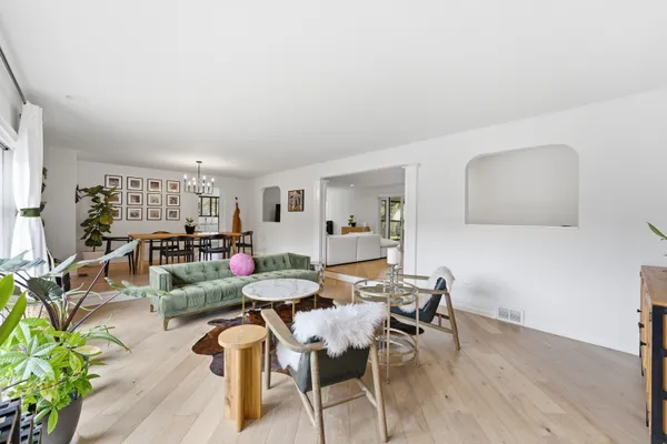 24262 W ROSE AVE