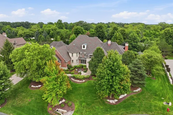 105 FOREST EDGE DR