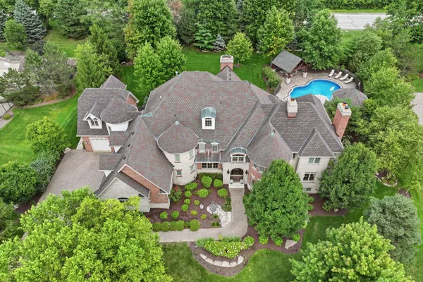 105 FOREST EDGE DR