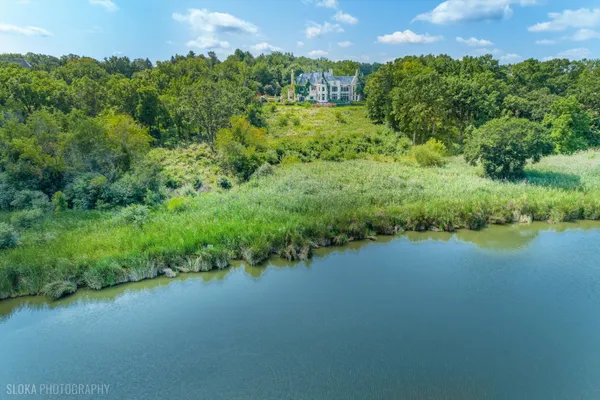 10 GOOSE LAKE DR