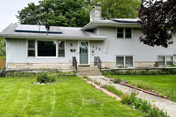 220 BEACON DR