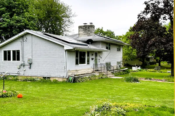 220 BEACON DR